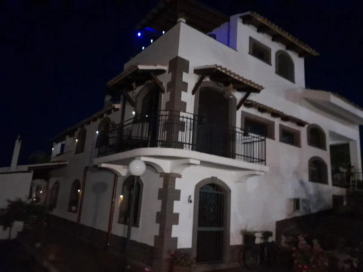 Luxury B&B Le Rocce Villasmundo 0*,