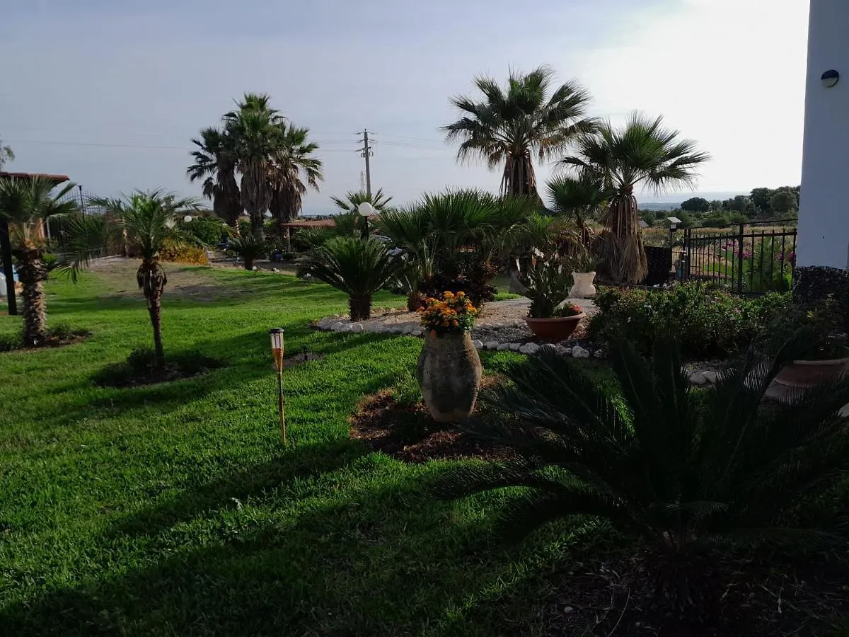 Luxury B&B Le Rocce Villasmundo Bed & Breakfast