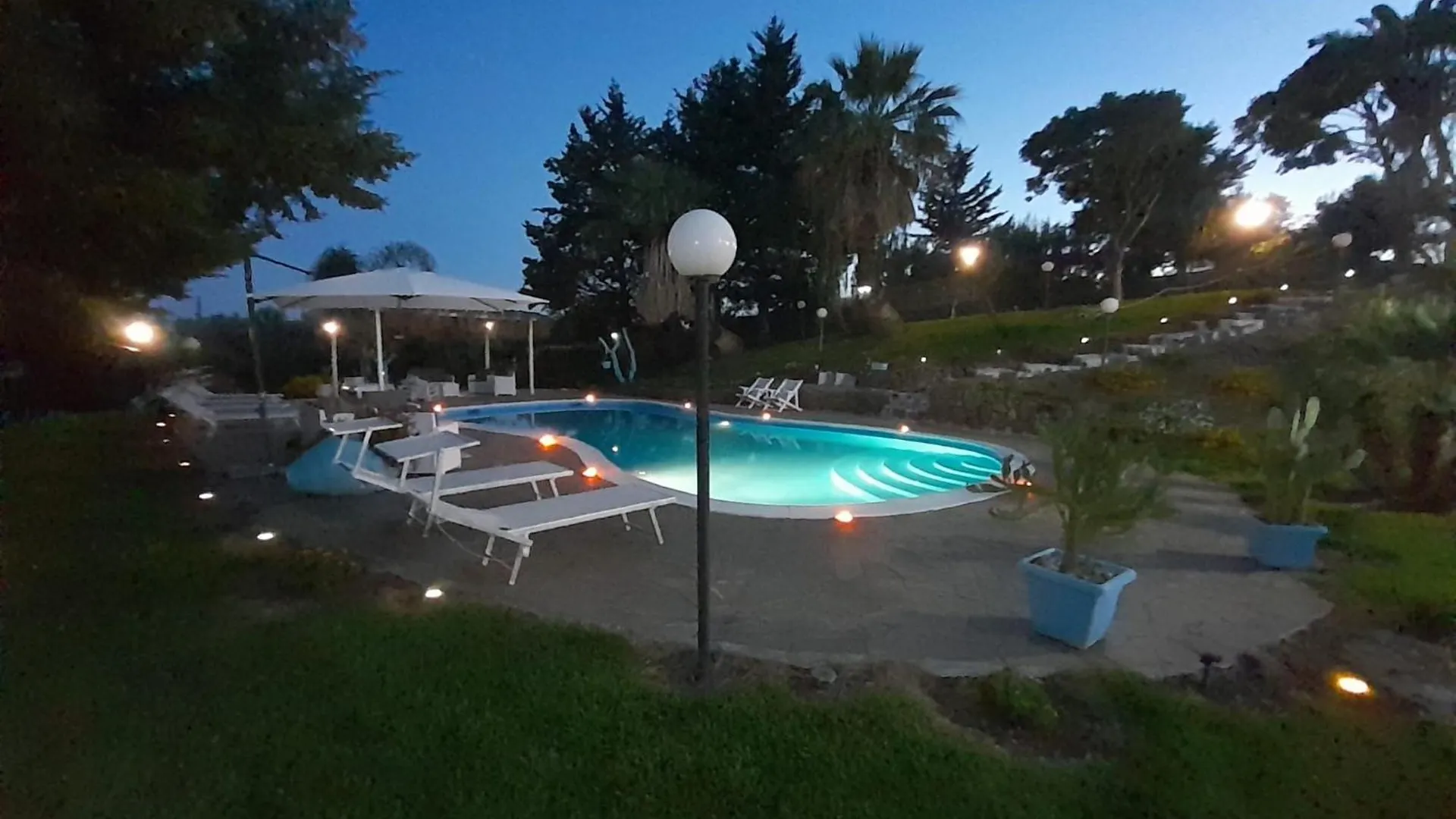 Luxury B&B Le Rocce Villasmundo Bed & Breakfast